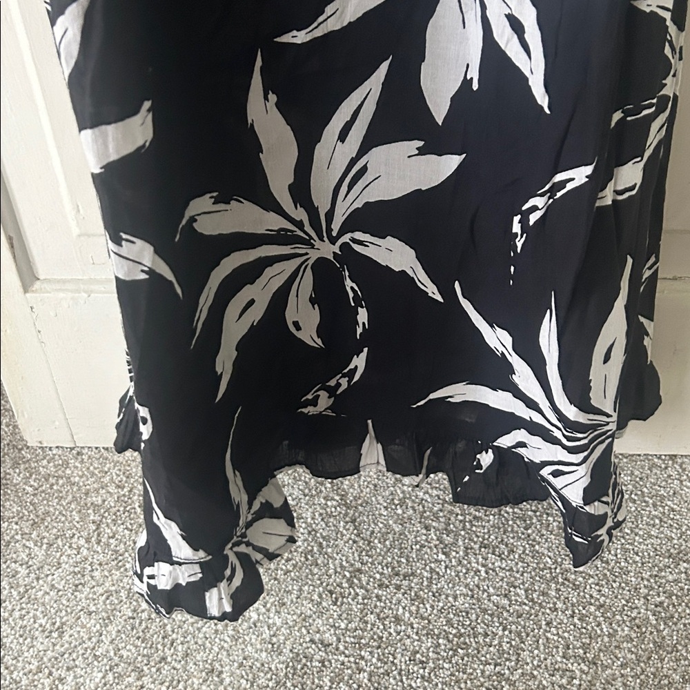 Dizzy lizzy. Elegant Black and White Floral Dress. Lined cotton. Maxi - Picture 4 of 5